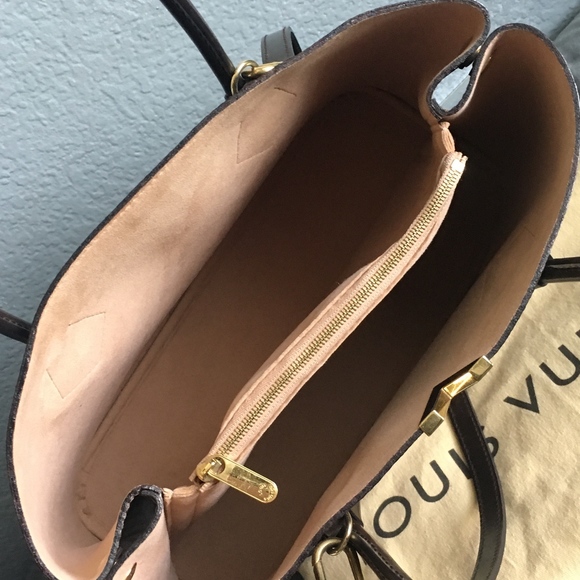 Louis Vuitton Kensington Bag up for trade - Picture 6 of 8